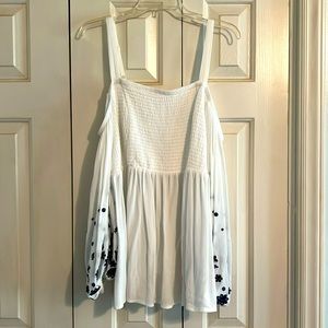 Torrid Size 1x (14-16) Cold Shoulder Spring Top